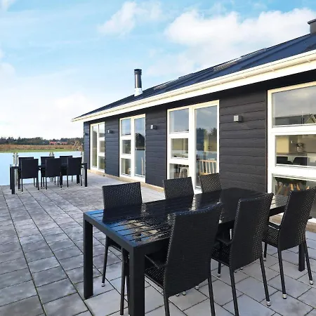 10 Person In Feriehus Løkken